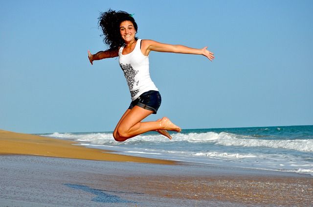 fille short plage